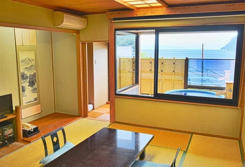 旅館 Shin Kaikatei Izumi