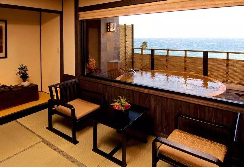 旅館 Shin Kaikatei Izumi