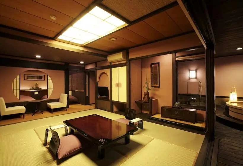 旅館 Shin Kaikatei Izumi