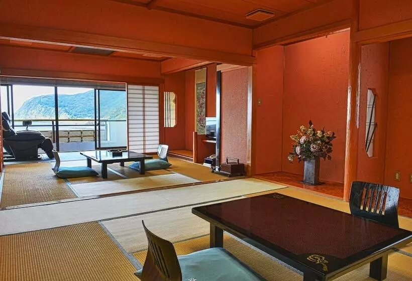 旅館 Shin Kaikatei Izumi