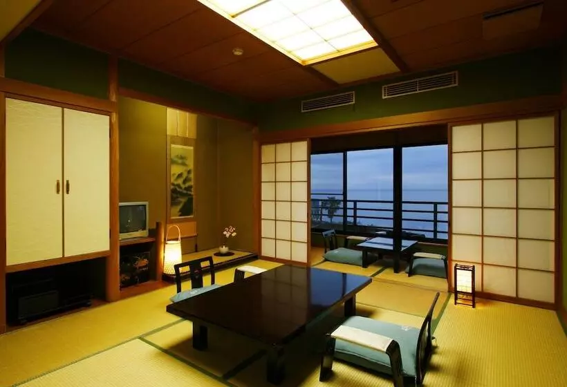 旅館 Shin Kaikatei Izumi