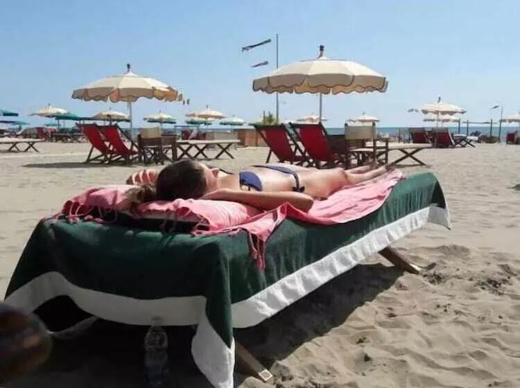 Art Hotel Pietrasanta