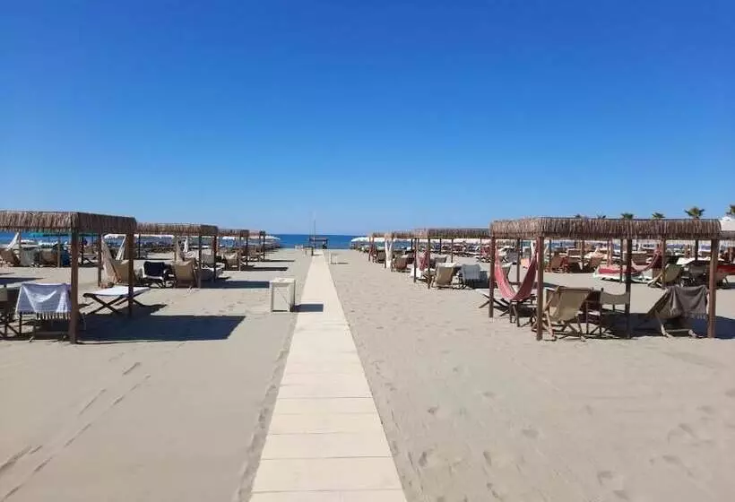 Art Hotel Pietrasanta