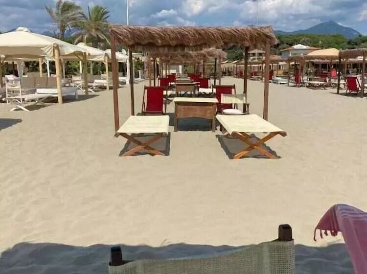 Art Hotel Pietrasanta