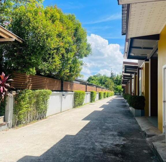 فندق Seree Grand Resort