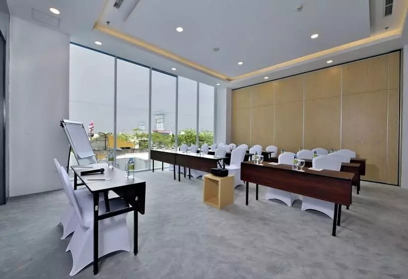 Whiz Hotel Sudirman Pekanbaru