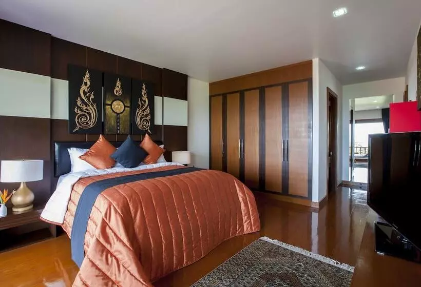 Baan Phuttarak Seaview Private Villa