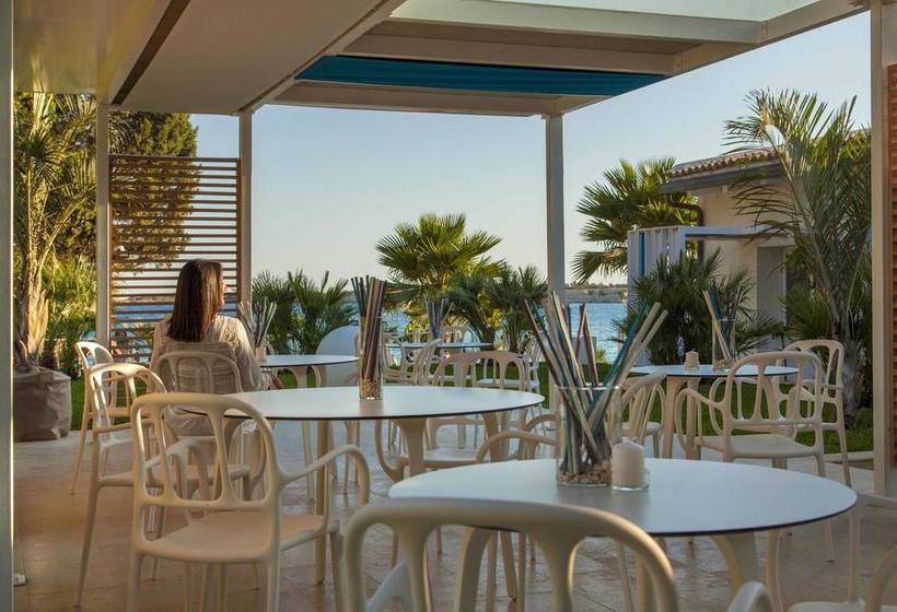 פונדק Calapetra Resort