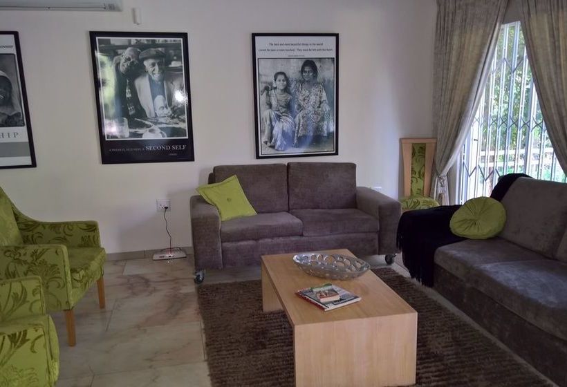 بنسيون ça Ira Wellness Retreat