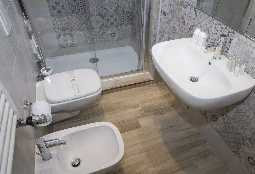 پانسیون Leonardo Da Vinci Guest House