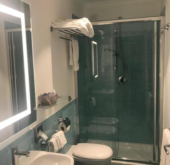 مسافرخانه Victoria Place