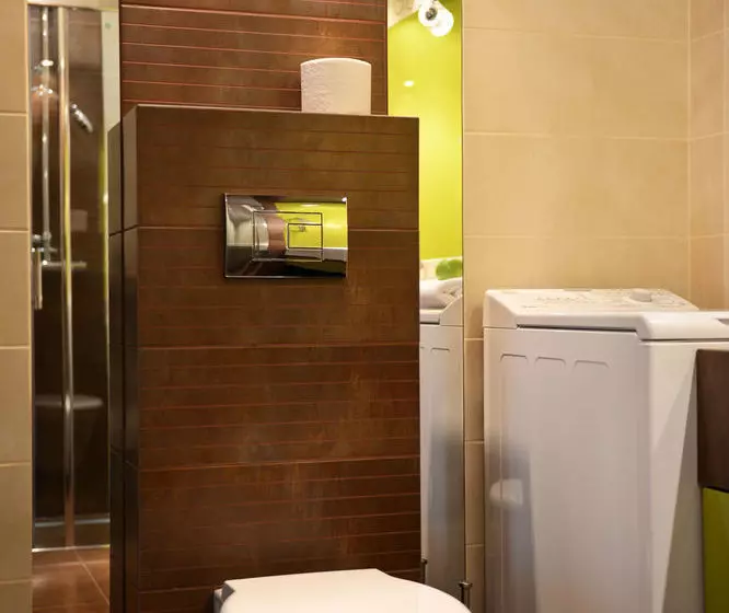 هتل Angel Plaza Apartments  Old Town