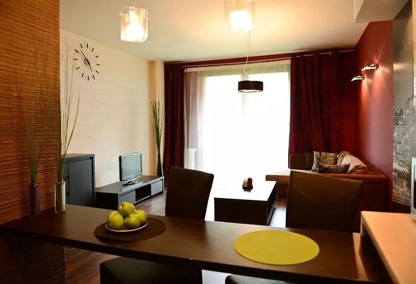 هتل Angel Plaza Apartments  Old Town