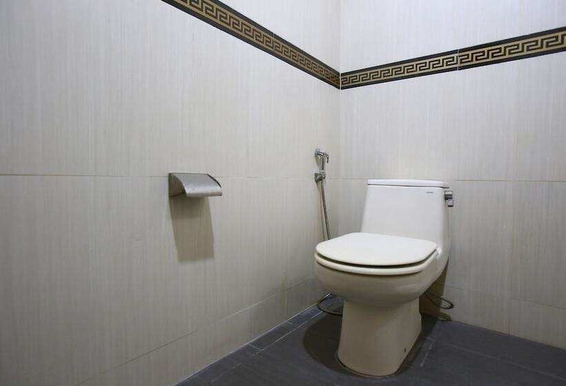 Hotel Reddoorz@pondok Pinang 2