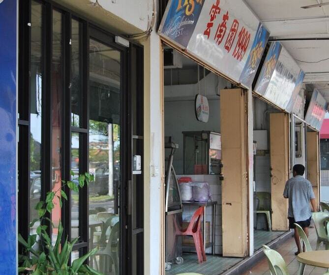 Borneo Seahare Guesthouse   Hostel