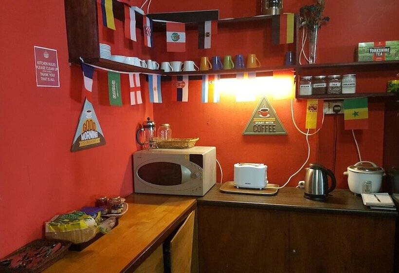 Borneo Seahare Guesthouse   Hostel