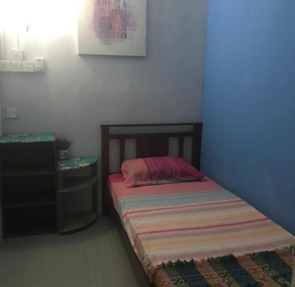 Borneo Seahare Guesthouse   Hostel