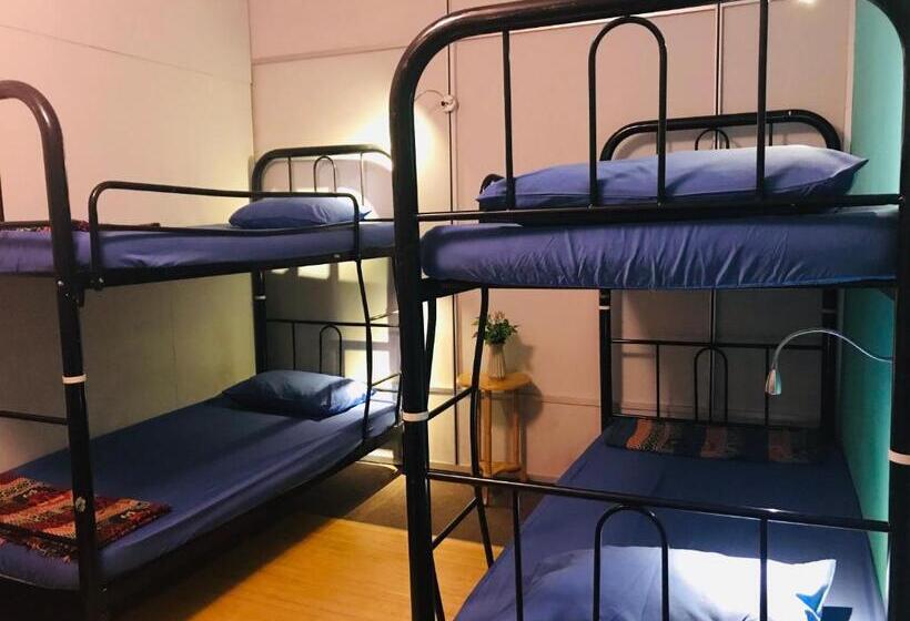 Borneo Seahare Guesthouse   Hostel