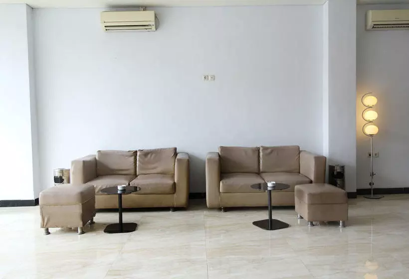 ホテル Airy Mandonga Saranani 168 Kendari