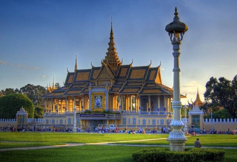 ホテル Saravoan Royal Palace