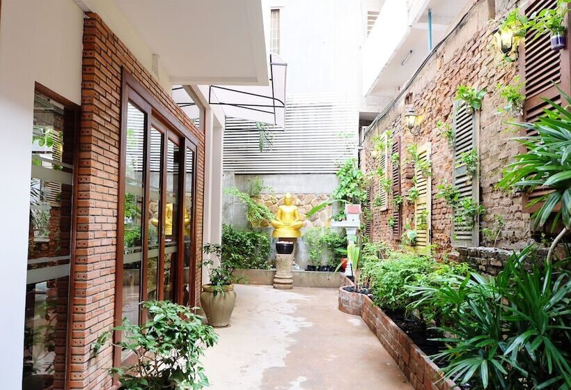 ホテル Saravoan Royal Palace