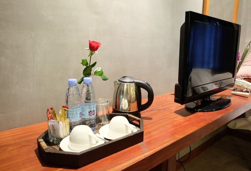 ホテル Saravoan Royal Palace