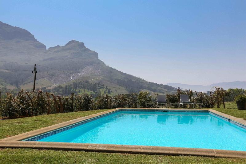 Le Pommier Wine Estate