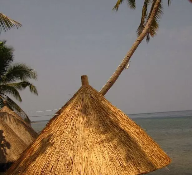 ベッドアンドブレックファースト Larantuka Beach Apartments