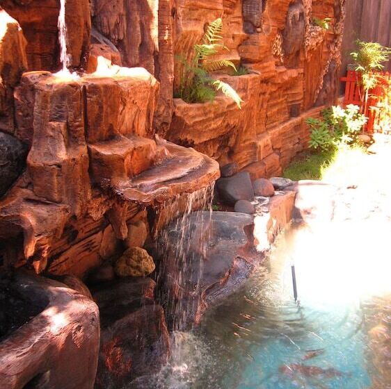 مبيت وإفطار Larantuka Beach Apartments