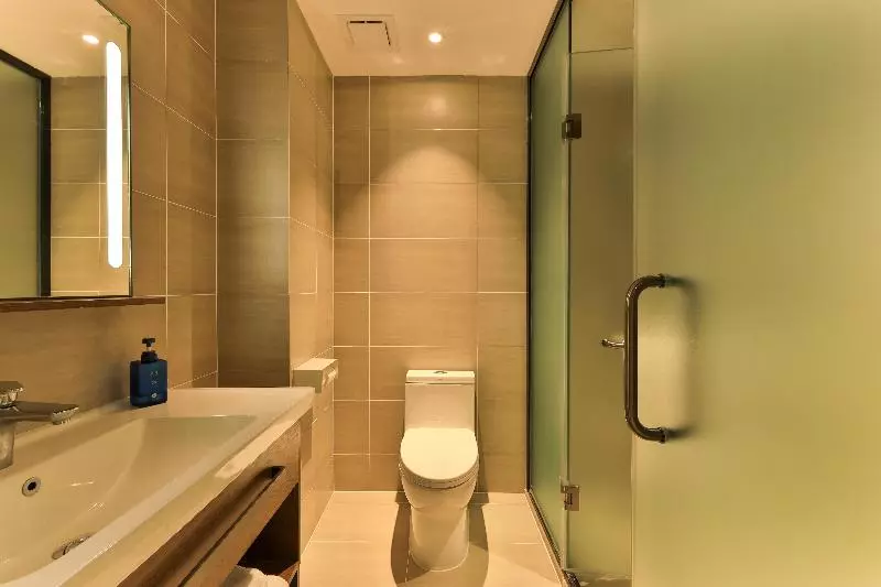 Hotelli Jinjiang Inn Qingdao Chongqing South Road Metro