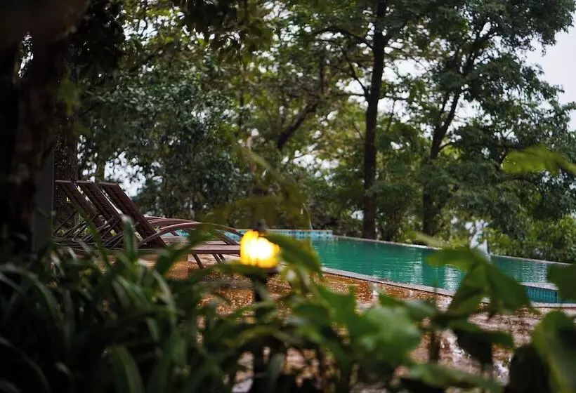 ホテル Elephant Passage Resort Munnar