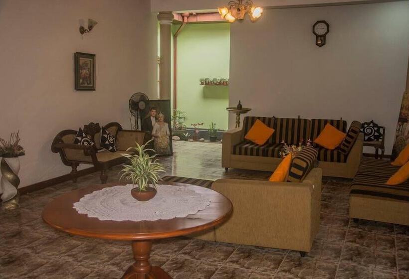 مبيت وإفطار Granary Home Stay