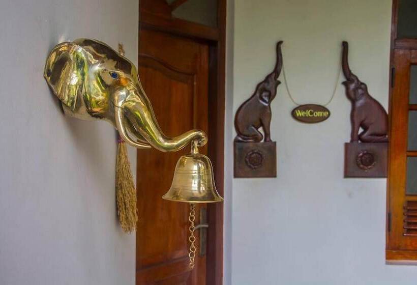 مبيت وإفطار Granary Home Stay