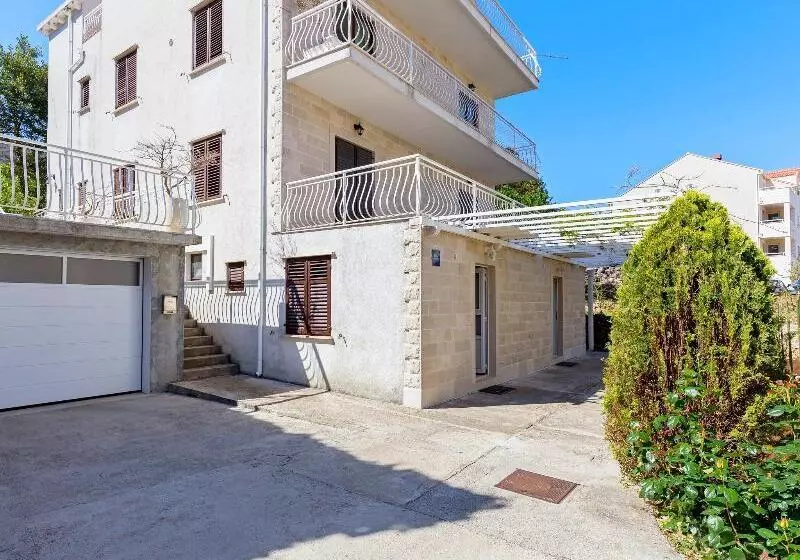 Hotelli Apartments Niksa