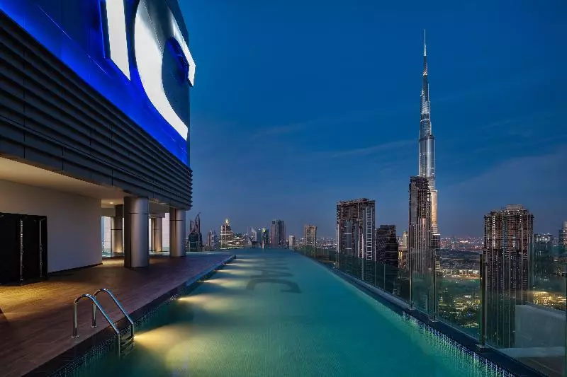 هتل Staycae Paramount Sheikh Zayed