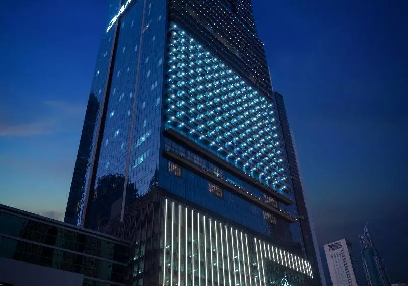 هتل Staycae Paramount Sheikh Zayed
