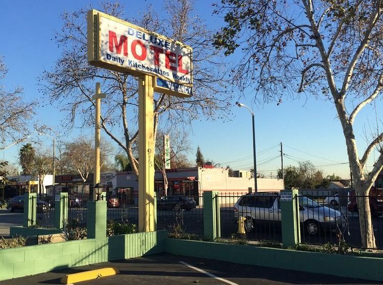 Deluxe Motel
