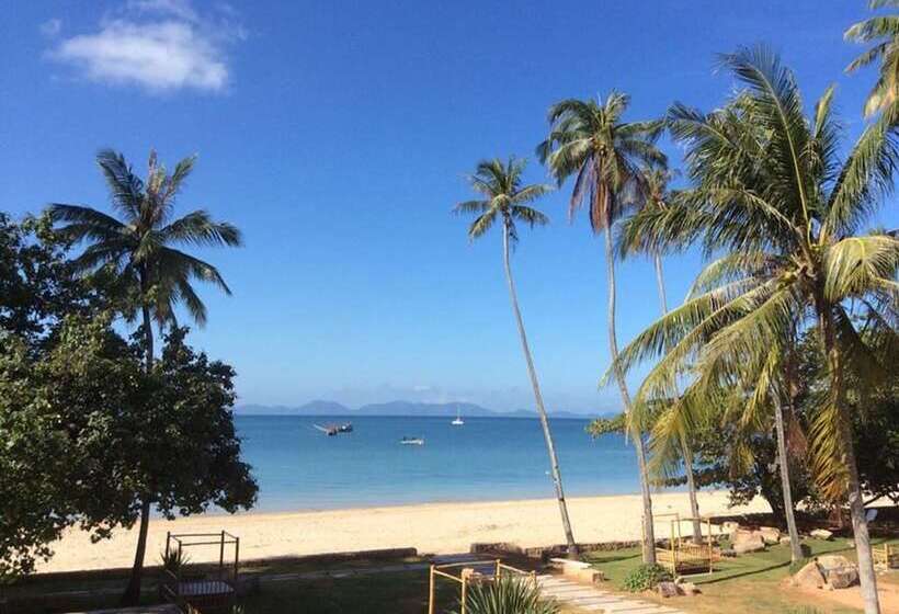 هتل Anyavee Krabi Beach Resort