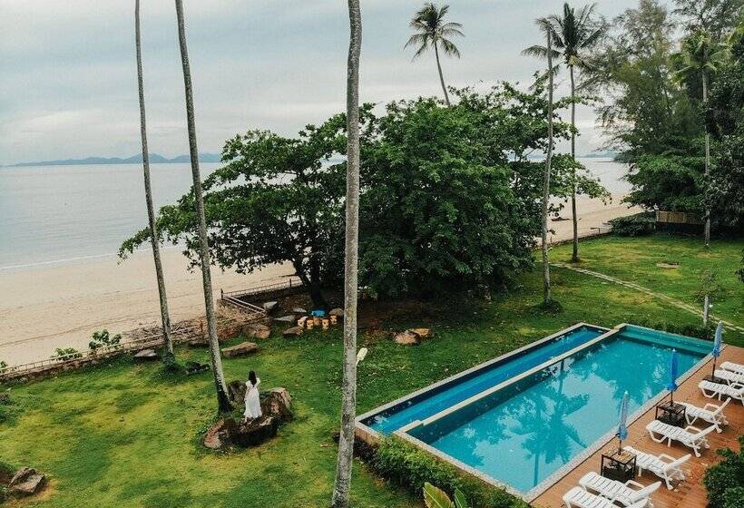 هتل Anyavee Krabi Beach Resort