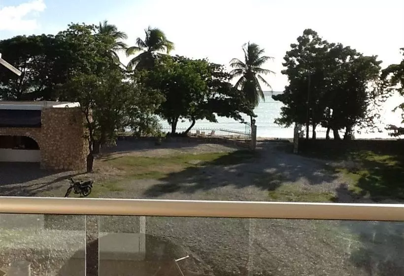 هتل Auberge Du Rayon Vert