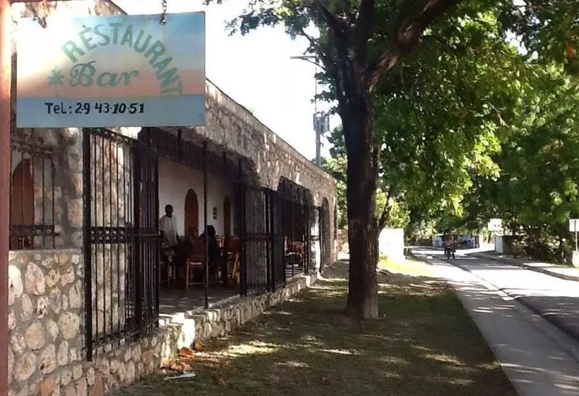 هتل Auberge Du Rayon Vert