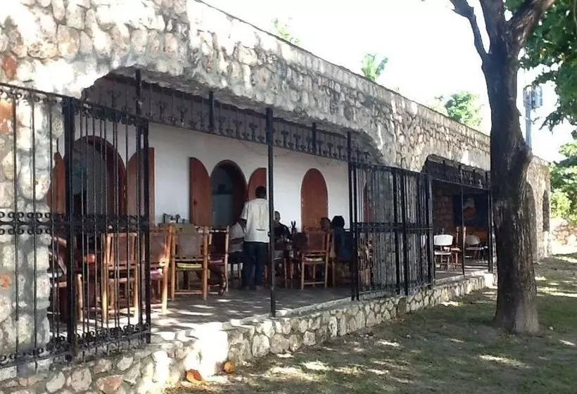 هتل Auberge Du Rayon Vert