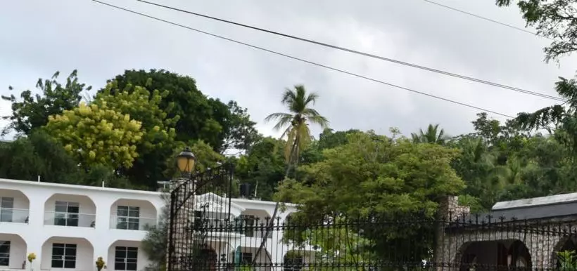هتل Auberge Du Rayon Vert