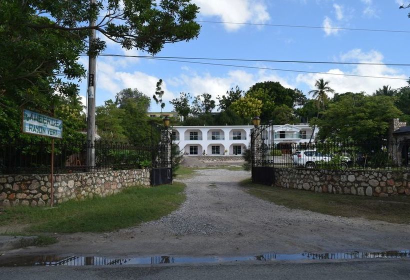 هتل Auberge Du Rayon Vert