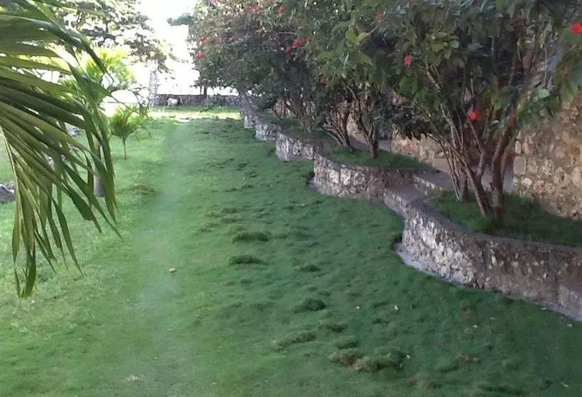 هتل Auberge Du Rayon Vert