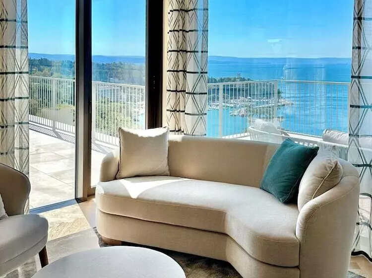 Hotelli Maximilian Suites