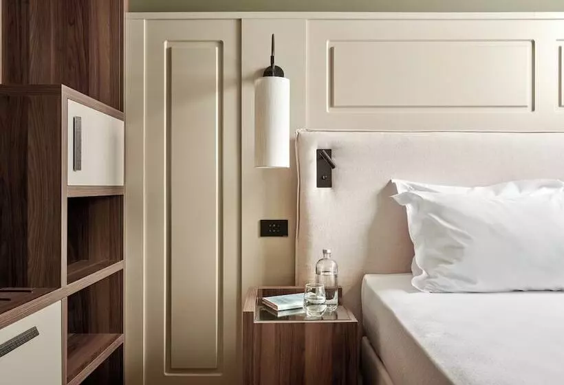 Hotelli Maximilian Suites