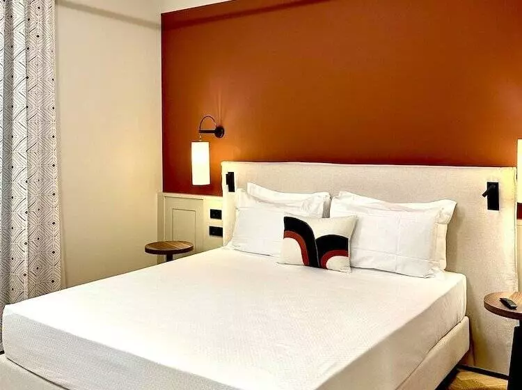 Hotelli Maximilian Suites