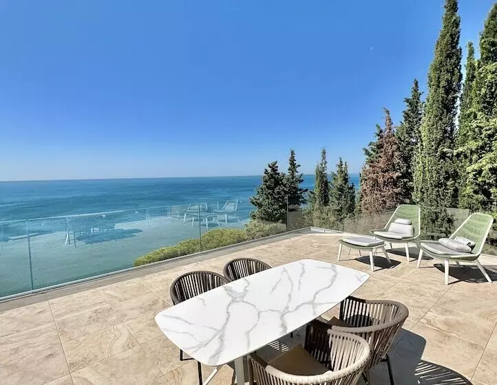 Hotelli Maximilian Suites