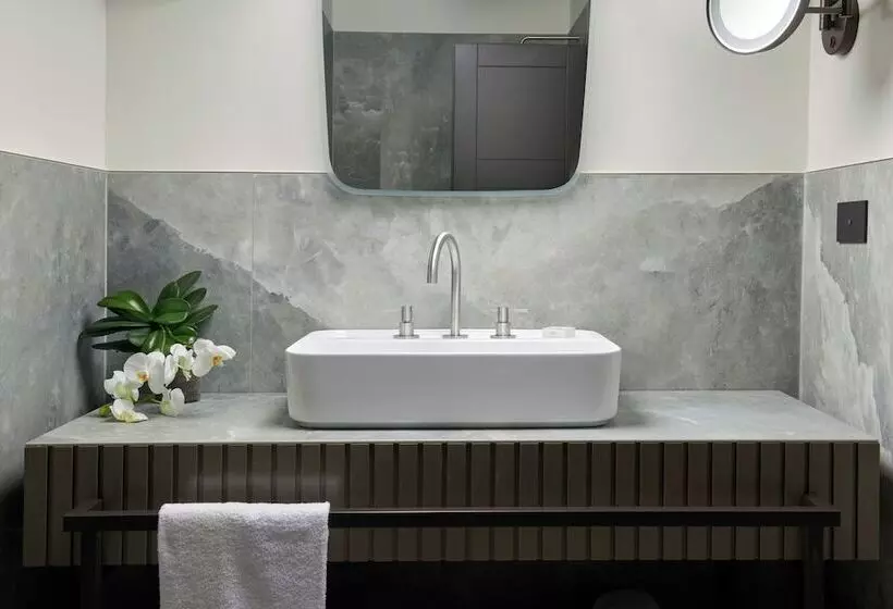 Hotelli Maximilian Suites
